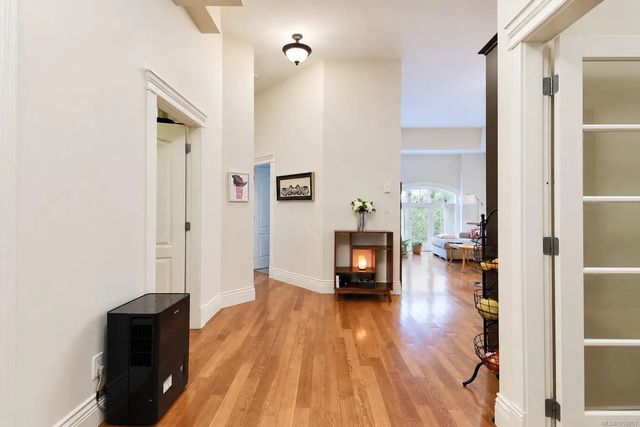 3 of 15 - 1602 Quadra St 209, Victoria, BC