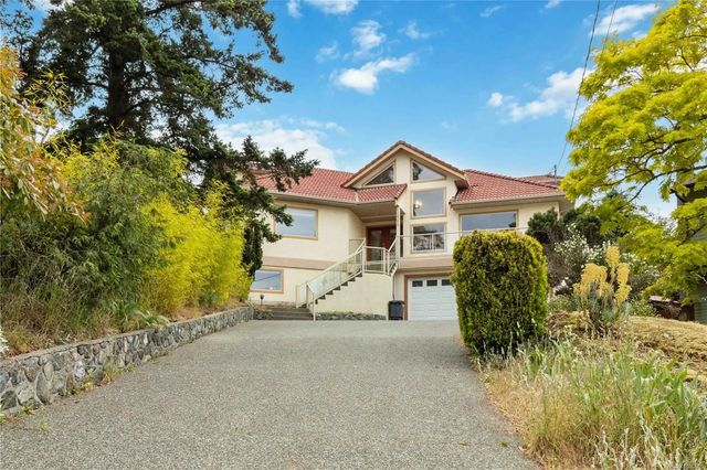 3 of 69 - 1785 Cedar Hill Cross Rd, Saanich, BC