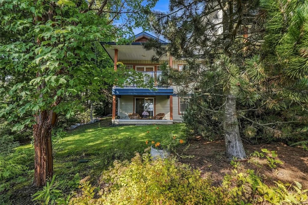 930 Braidwood Rd 213, Courtenay