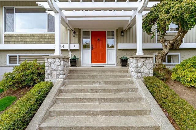 2 of 35 - 3884 Finnerty Rd, Saanich, BC