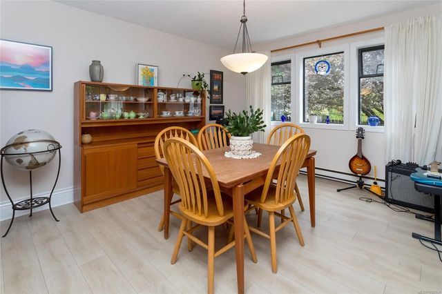 4 of 27 - 3876 Finnerty Rd B, Saanich, BC