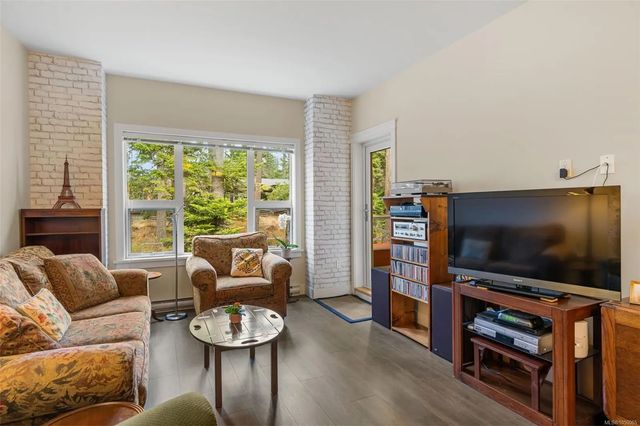 2 of 36 - 1900 Watkiss Way 306, View Royal, BC