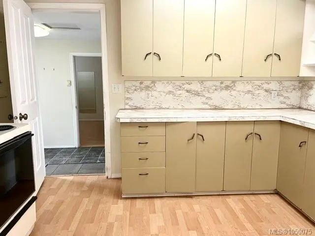 5 of 14 - 160 Moilliet St S, Parksville, BC