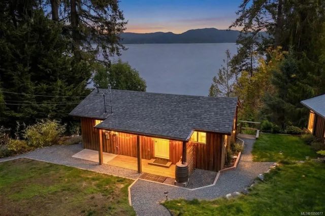 2 of 32 - 25 Seagirt Rd, Sooke, BC