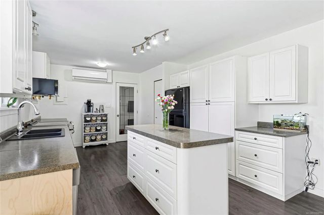 3 of 53 - 920 Watson Cres, Campbell River, BC