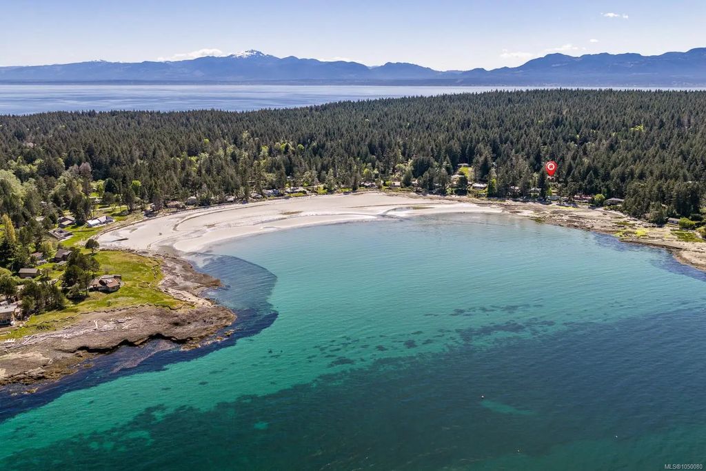 7690 Anderson Dr, Hornby Island