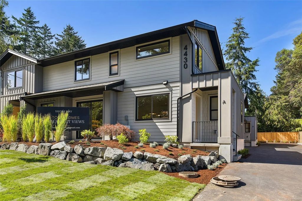 4430 Shore Way 1, Saanich