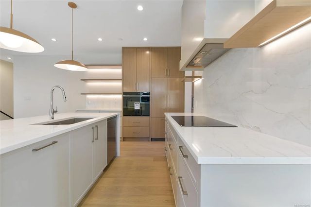 5 of 27 - 4430 Shore Way 1, Saanich, BC