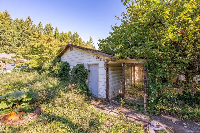3 of 19 - 2547 Mabley Rd, Courtenay, BC