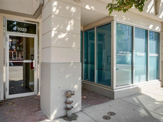 2 of 26 - 1022 Fort St 203, Victoria, BC
