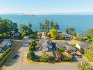 7115 Huddlestone Rd, Lantzville