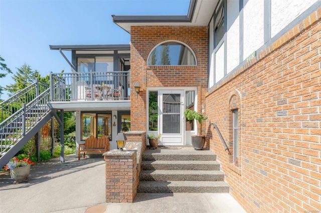 4 of 40 - 7115 Huddlestone Rd, Lantzville, BC