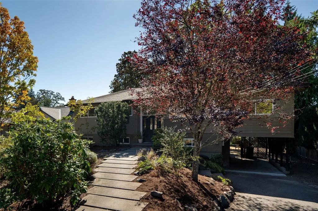 1055 Clarke Rd, Central Saanich