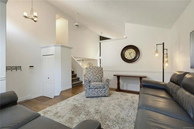 2 of 71 - 836 Glengarry Cres, Nanaimo, BC