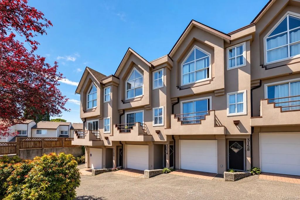 3154 Washington Ave, Victoria