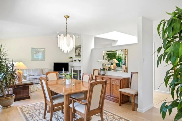 3 of 30 - 639 Arbutus St 24, Qualicum Beach, BC