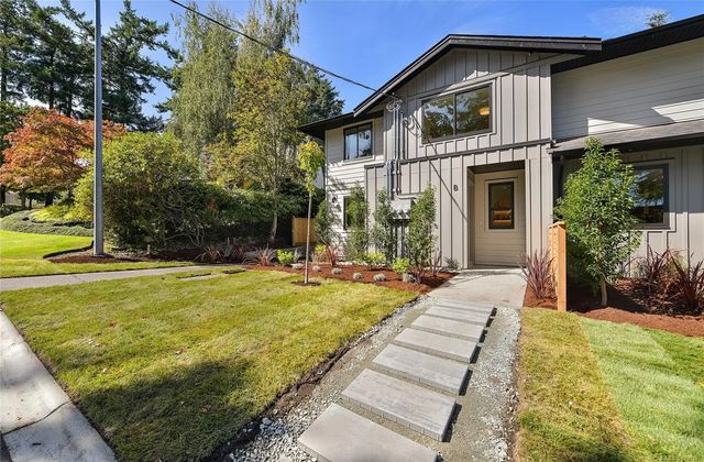 2 of 37 - 4430 Shore Way 2, Saanich, BC