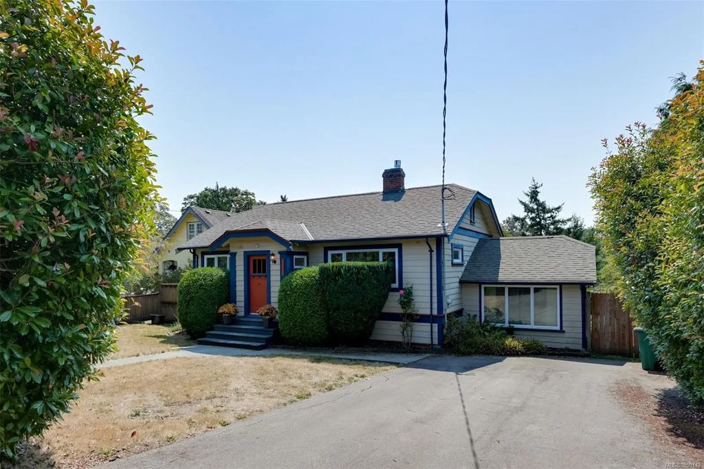3374 Cook St, Saanich