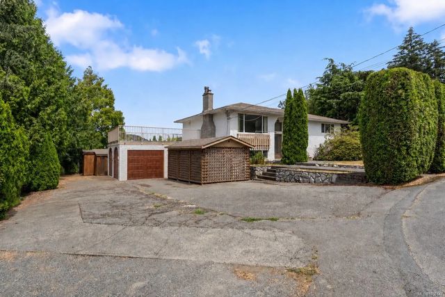 3 of 50 - 3931 Braefoot Pl, Saanich, BC