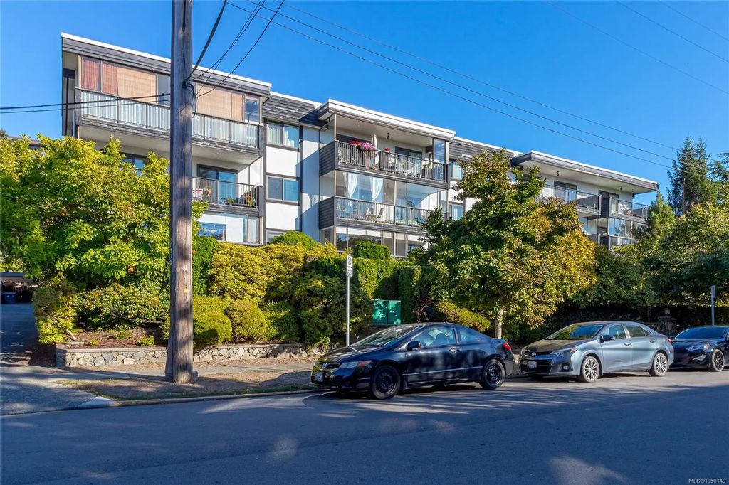 1039 Linden Ave 304, Victoria