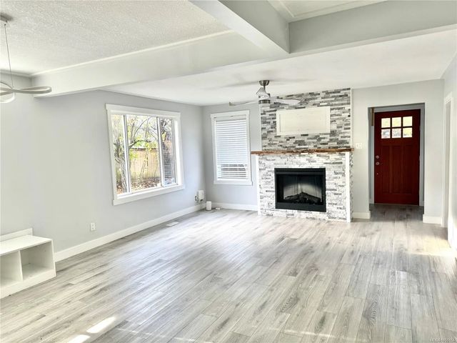 2 of 15 - 4021 8th Ave, Port Alberni, BC