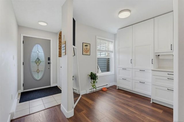 4 of 33 - 2563 Millstream Rd 4, Langford, BC