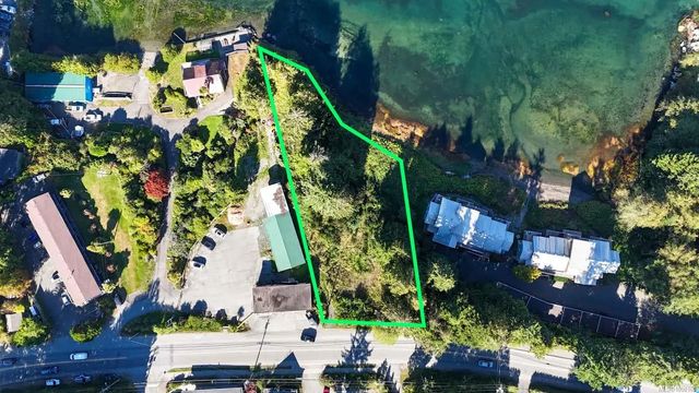2 of 17 - 570 Campbell St, Tofino, BC