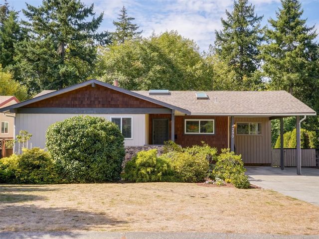 5 of 61 - 4290 Eastridge Cres, Saanich, BC