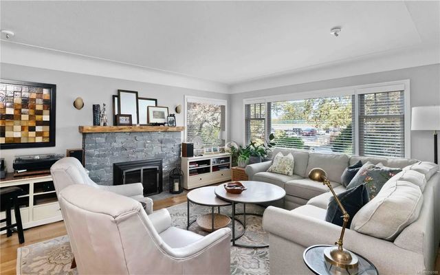 2 of 49 - 1461 Derby Rd, Saanich, BC