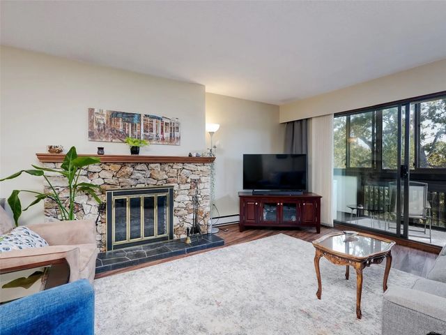 2 of 25 - 3962 Cedar Hill Rd 312, Saanich, BC