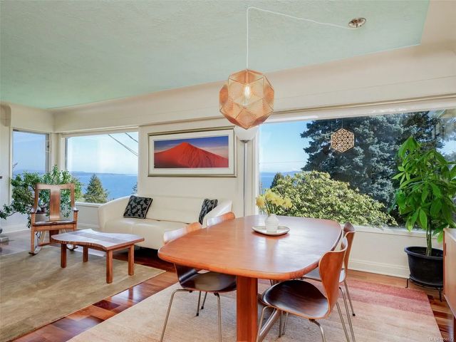5 of 48 - 916 Claremont Ave, Saanich, BC