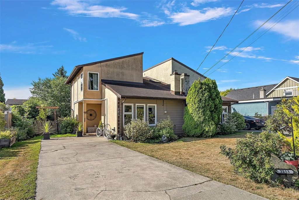 2253 Malaview Ave, Sidney