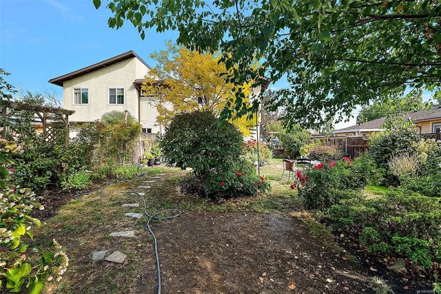 5 of 29 - 2253 Malaview Ave, Sidney, BC