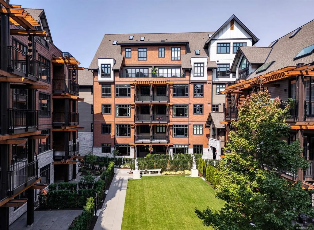425 Lampson St 102, Esquimalt