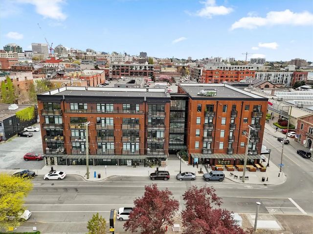 2 of 30 - 515 Chatham St 305, Victoria, BC