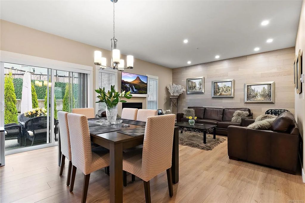 8 West Park Pl, View Royal