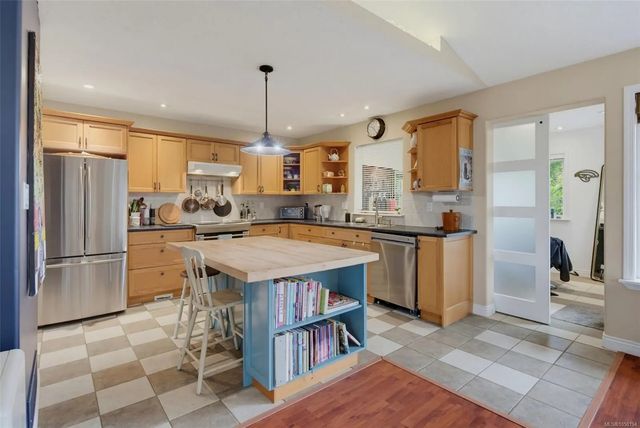 5 of 60 - 8102 Spinnaker Pl, Crofton, BC