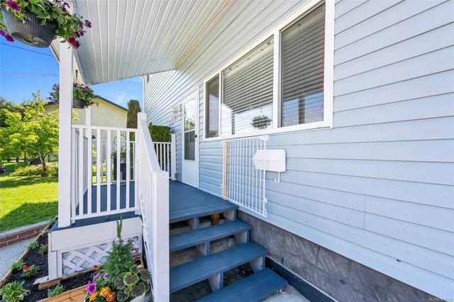 5 of 42 - 3338 Glacier St, Duncan, BC