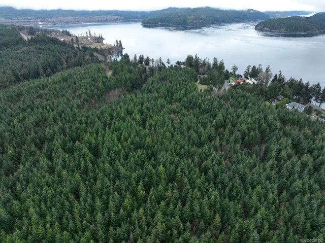 4 of 11 - 5567 Raceway Rd, Campbell River, BC