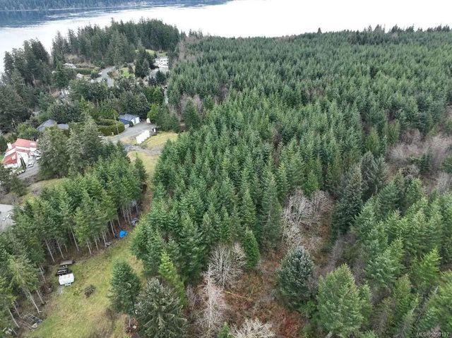 5 of 11 - 5567 Raceway Rd, Campbell River, BC