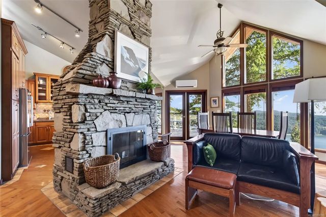 3 of 67 - 455 Heck Hill Rd, Mayne Island, BC