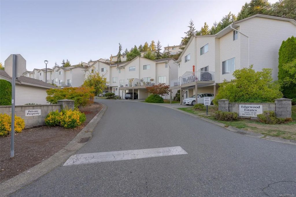 941 Malone Rd 28, Ladysmith