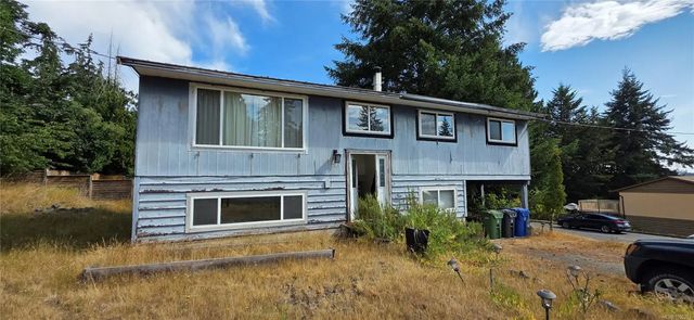 2 of 5 - 614 Seventh St, Nanaimo, BC