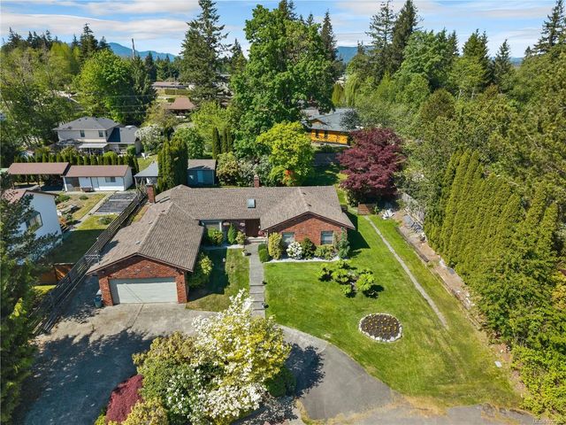 3 of 50 - 1930 Gillian Pl, Campbell River, BC