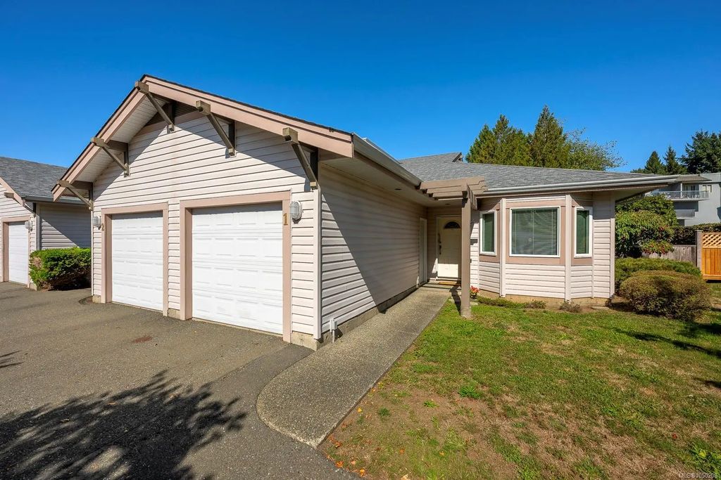 950 Braidwood Rd 1, Courtenay