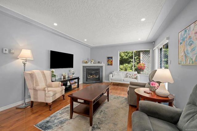 4 of 41 - 950 Braidwood Rd 1, Courtenay, BC
