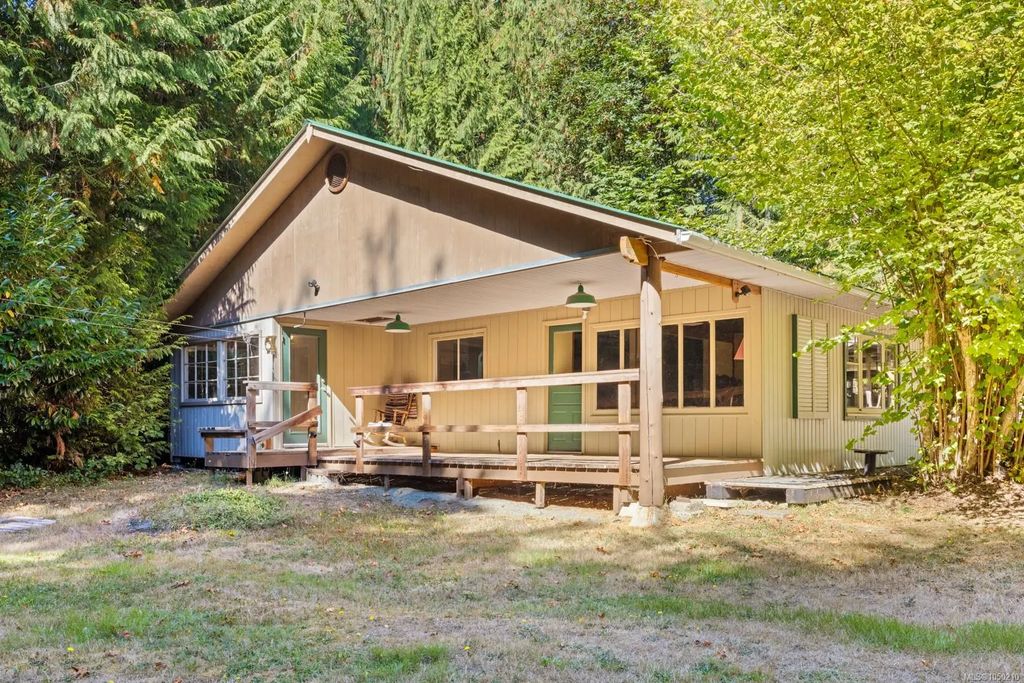 3175 Plumtree Rd, Cobble Hill