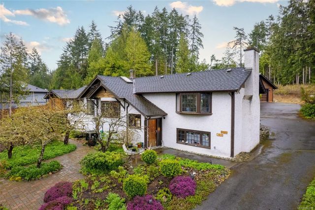 2 of 22 - 218 Sunningdale Rd E, Qualicum Beach, BC