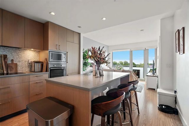4 of 25 - 838 Broughton St 808, Victoria, BC
