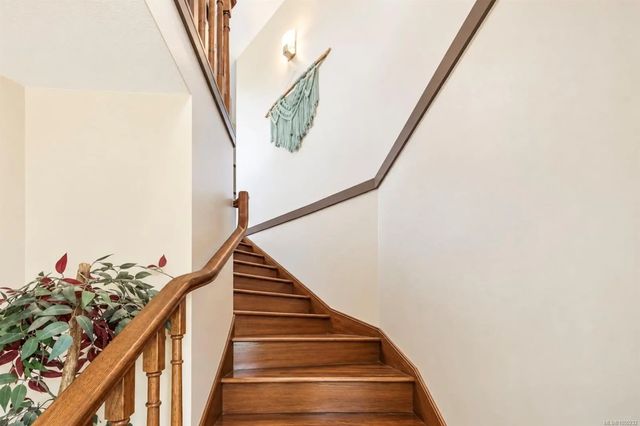 3 of 36 - 850 Lorne White Pl, Ucluelet, BC